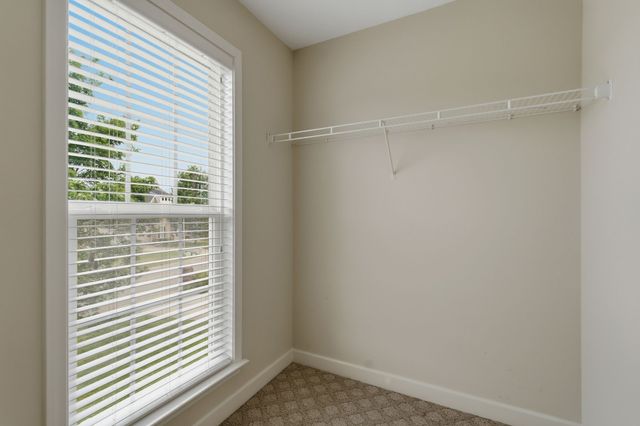 1939 Cliffview Ct, Murfreesboro, TN 37128