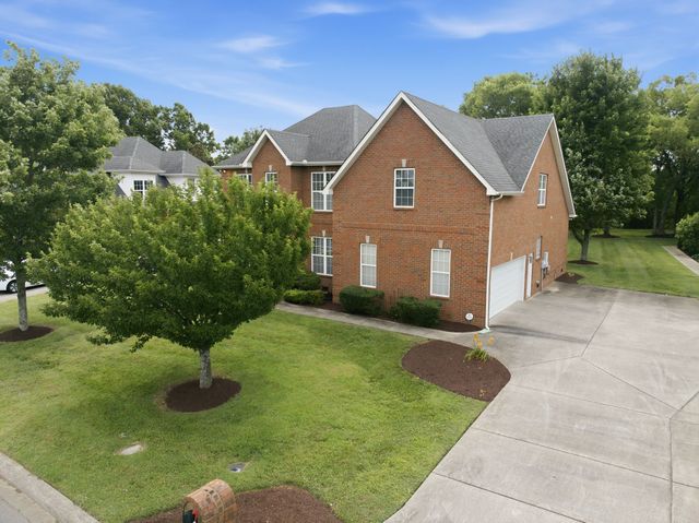 1939 Cliffview Ct, Murfreesboro, TN 37128