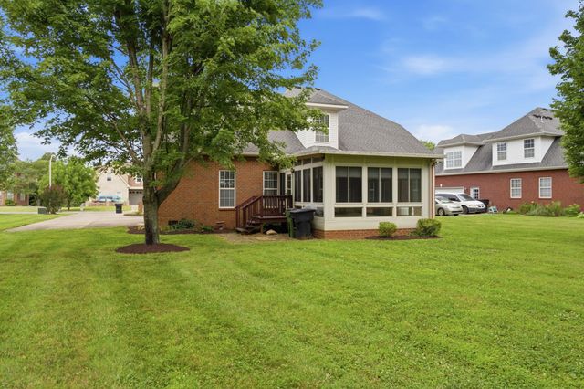 1939 Cliffview Ct, Murfreesboro, TN 37128