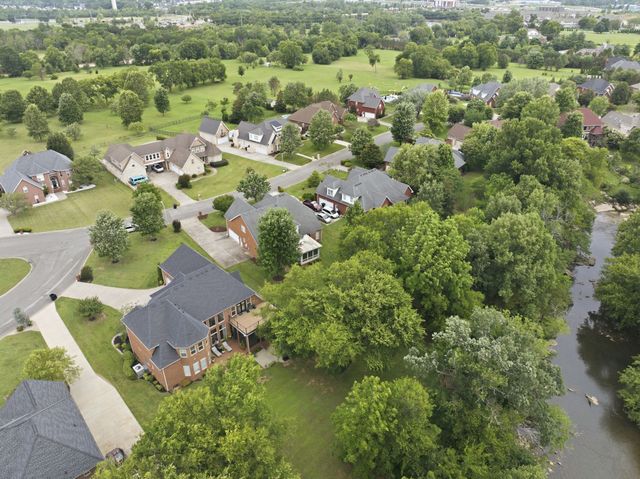 1939 Cliffview Ct, Murfreesboro, TN 37128