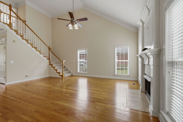 1939 Cliffview Ct, Murfreesboro, TN 37128