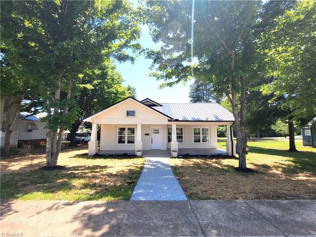 121 W Elm Street, Yadkinville, NC 27055