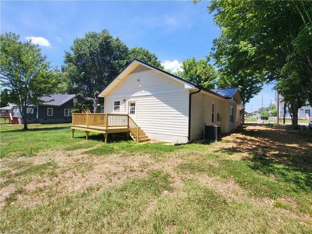 121 W Elm Street, Yadkinville, NC 27055