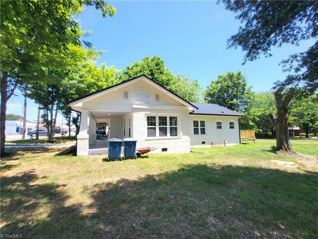 121 W Elm Street, Yadkinville, NC 27055
