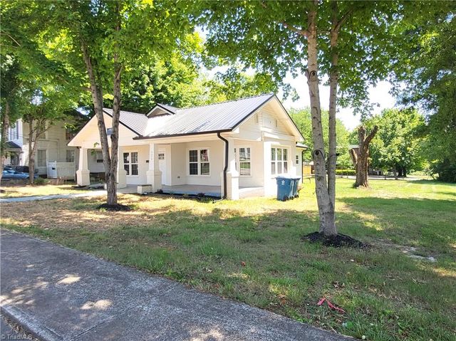 121 W Elm Street, Yadkinville, NC 27055