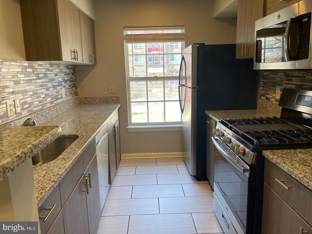 Image 3 of property listing at 8911 -C TOWN CENTER CIR #212, Upper Marlboro, MD 20774