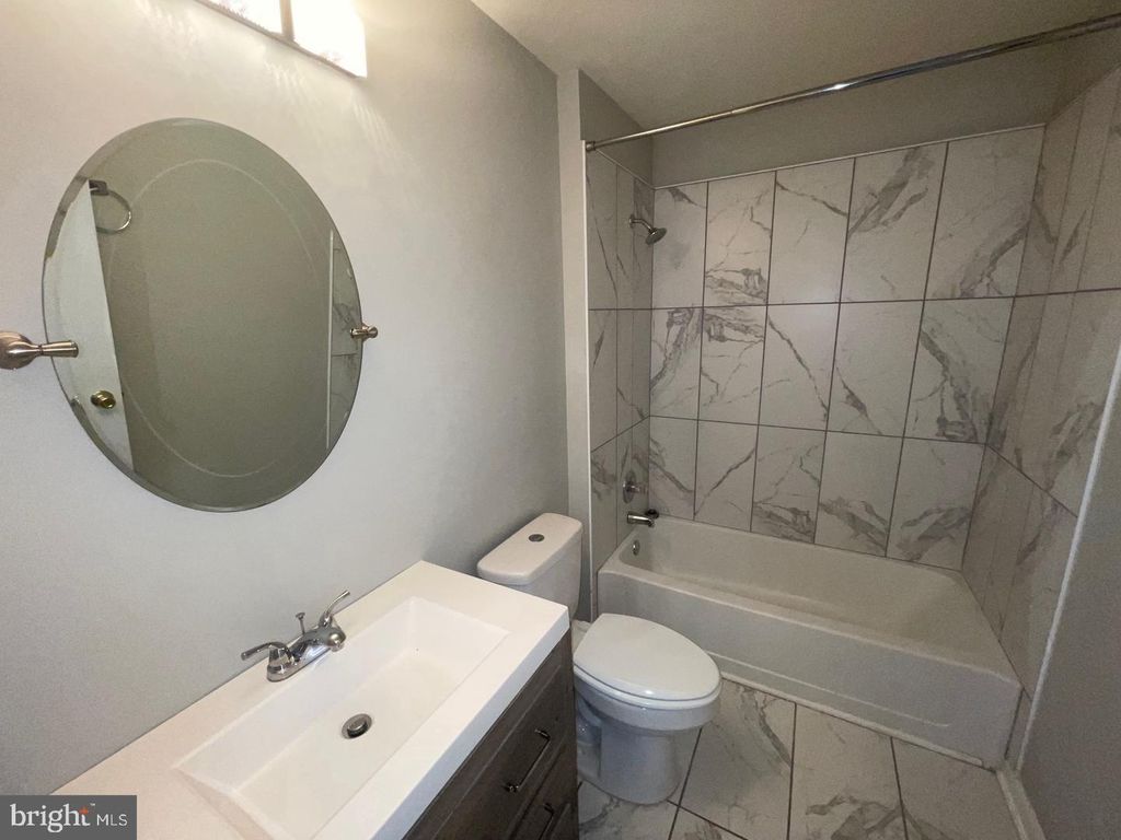 Image 9 of property listing at 8911 -C TOWN CENTER CIR #212, Upper Marlboro, MD 20774