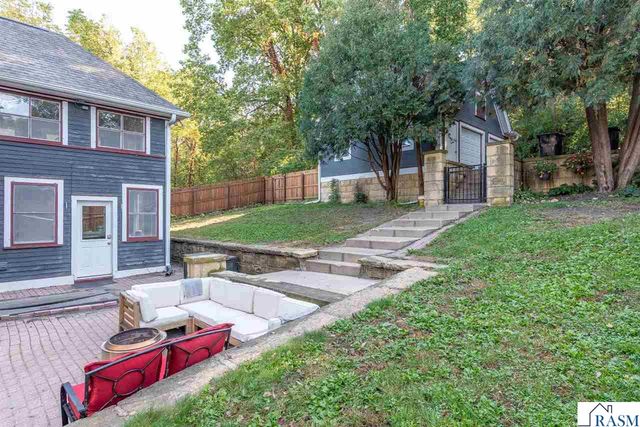 703 N 6th Street, Mankato, MN 56001