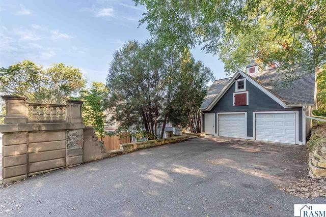 703 N 6th Street, Mankato, MN 56001