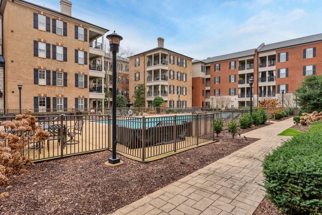 305 Seven Springs Way Apt 302, Brentwood, TN 37027