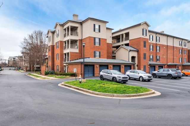 305 Seven Springs Way Apt 302, Brentwood, TN 37027