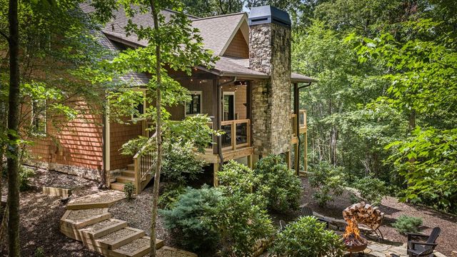 2634 Mountain Tops Road, Blue Ridge, GA 30513