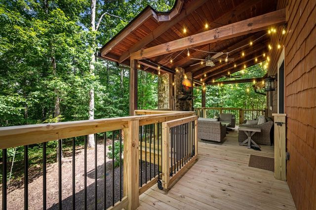 2634 Mountain Tops Road, Blue Ridge, GA 30513