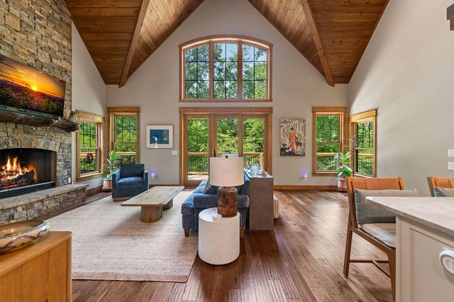 2634 Mountain Tops Road, Blue Ridge, GA 30513