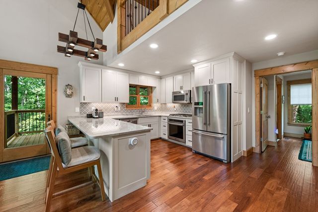 2634 Mountain Tops Road, Blue Ridge, GA 30513