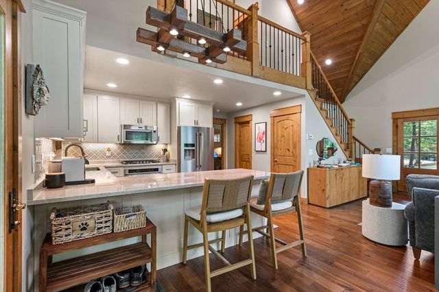 2634 Mountain Tops Road, Blue Ridge, GA 30513