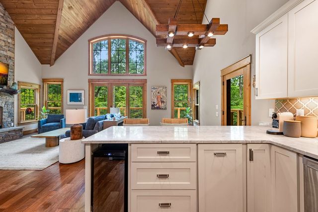 2634 Mountain Tops Road, Blue Ridge, GA 30513
