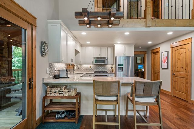 2634 Mountain Tops Road, Blue Ridge, GA 30513