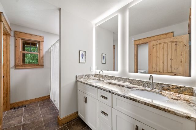 2634 Mountain Tops Road, Blue Ridge, GA 30513