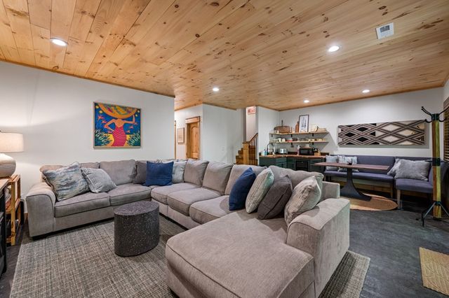 2634 Mountain Tops Road, Blue Ridge, GA 30513