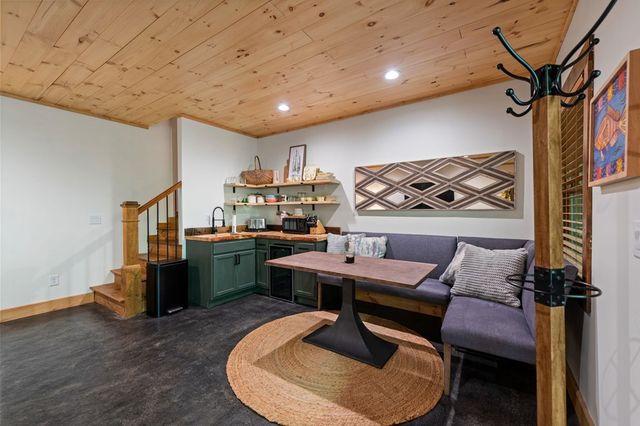 2634 Mountain Tops Road, Blue Ridge, GA 30513