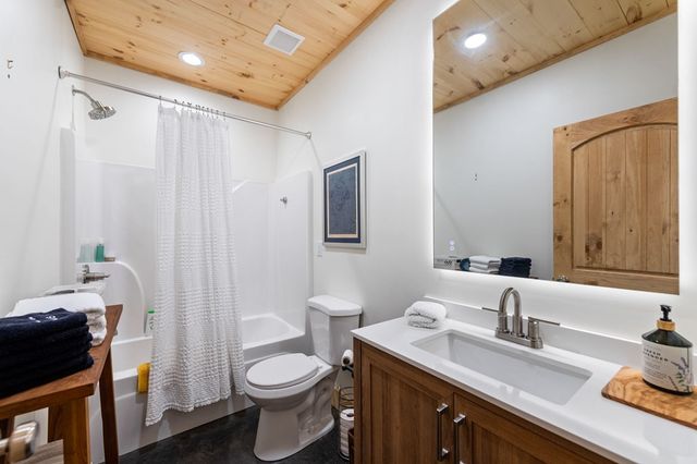 2634 Mountain Tops Road, Blue Ridge, GA 30513