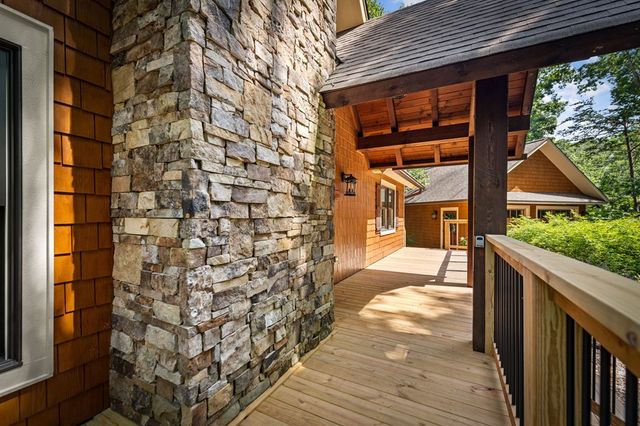 2634 Mountain Tops Road, Blue Ridge, GA 30513
