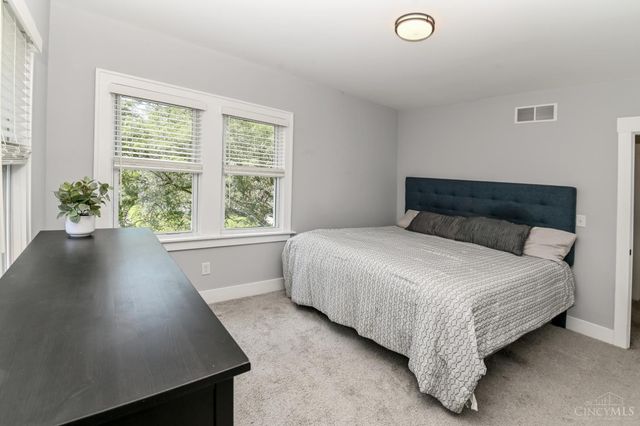 3956 Glencross Avenue, Cincinnati, OH 45217