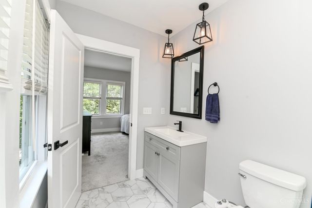 3956 Glencross Avenue, Cincinnati, OH 45217