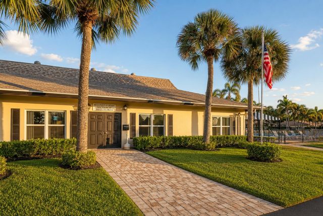 1057 E Circle Terrace, Delray Beach, FL 33445