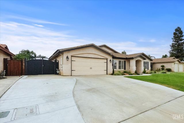 5303 Via Fontenelle Drive, Bakersfield, CA 93308