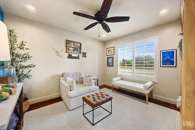 5303 Via Fontenelle Drive, Bakersfield, CA 93308