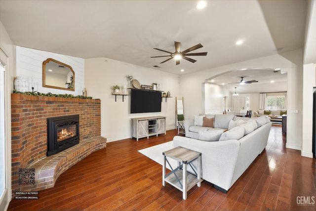 5303 Via Fontenelle Drive, Bakersfield, CA 93308