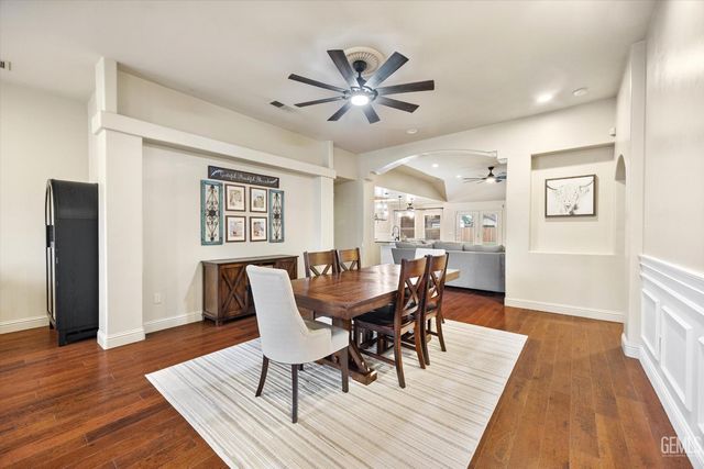 5303 Via Fontenelle Drive, Bakersfield, CA 93308