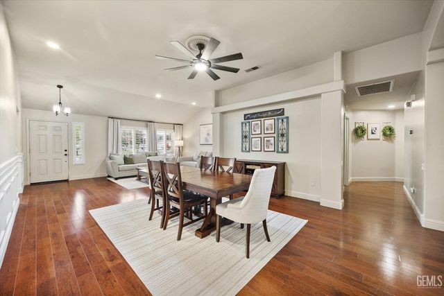 5303 Via Fontenelle Drive, Bakersfield, CA 93308