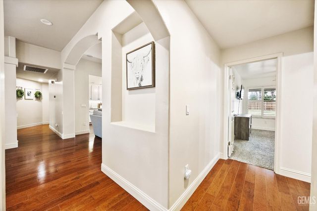 5303 Via Fontenelle Drive, Bakersfield, CA 93308