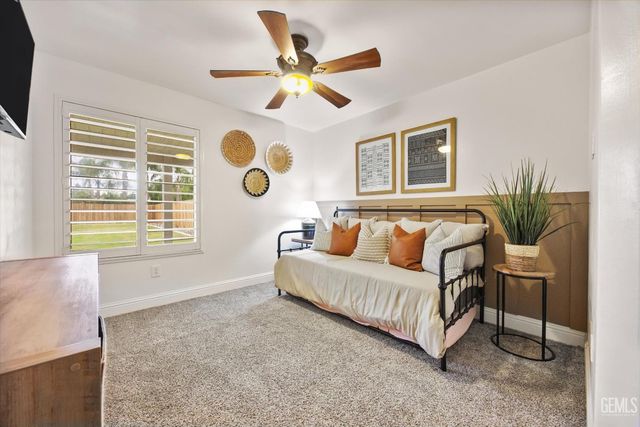 5303 Via Fontenelle Drive, Bakersfield, CA 93308