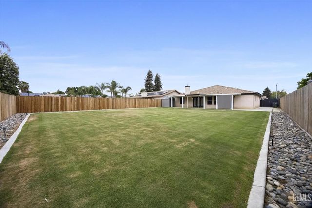 5303 Via Fontenelle Drive, Bakersfield, CA 93308