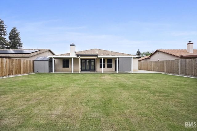 5303 Via Fontenelle Drive, Bakersfield, CA 93308