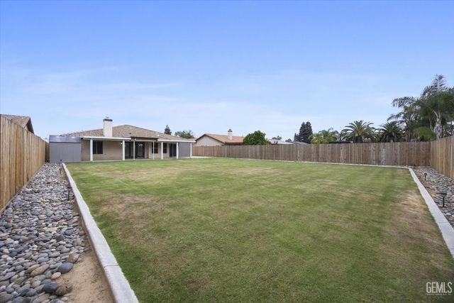 5303 Via Fontenelle Drive, Bakersfield, CA 93308