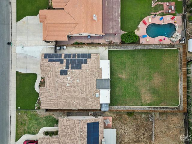 5303 Via Fontenelle Drive, Bakersfield, CA 93308