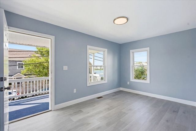 26 Bay Street 1, Hull, MA 02045