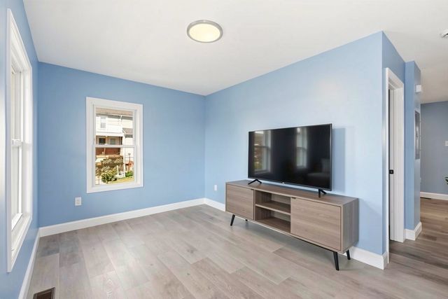 26 Bay Street 1, Hull, MA 02045