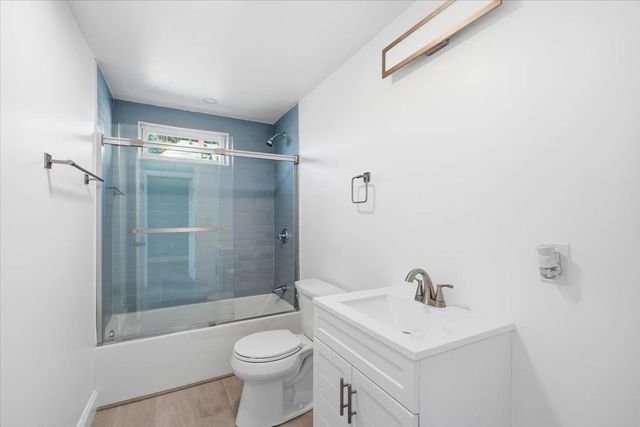26 Bay Street 1, Hull, MA 02045