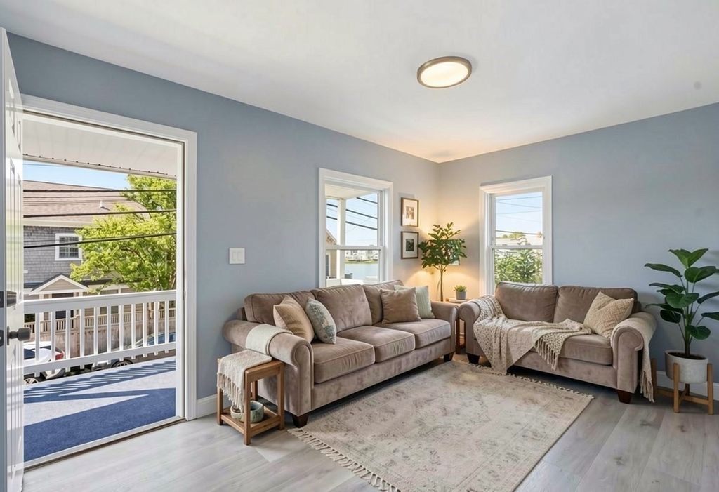 26 Bay Street 1, Hull, MA 02045