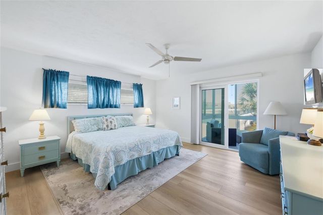 2100 BENJAMIN FRANKLIN DRIVE 205, Sarasota, FL 34236