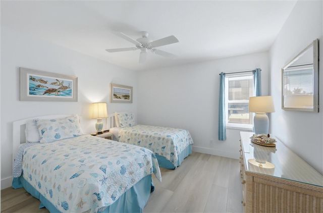 2100 BENJAMIN FRANKLIN DRIVE 205, Sarasota, FL 34236