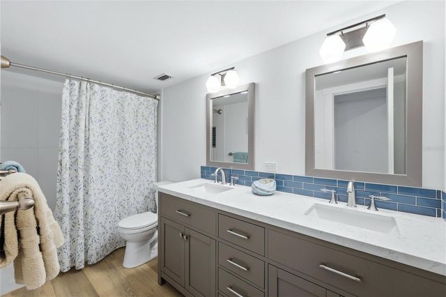 2100 BENJAMIN FRANKLIN DRIVE 205, Sarasota, FL 34236