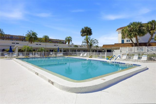 2100 BENJAMIN FRANKLIN DRIVE 205, Sarasota, FL 34236