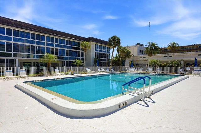 2100 BENJAMIN FRANKLIN DRIVE 205, Sarasota, FL 34236